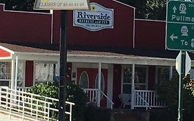 Riverside Retreat And Inn
